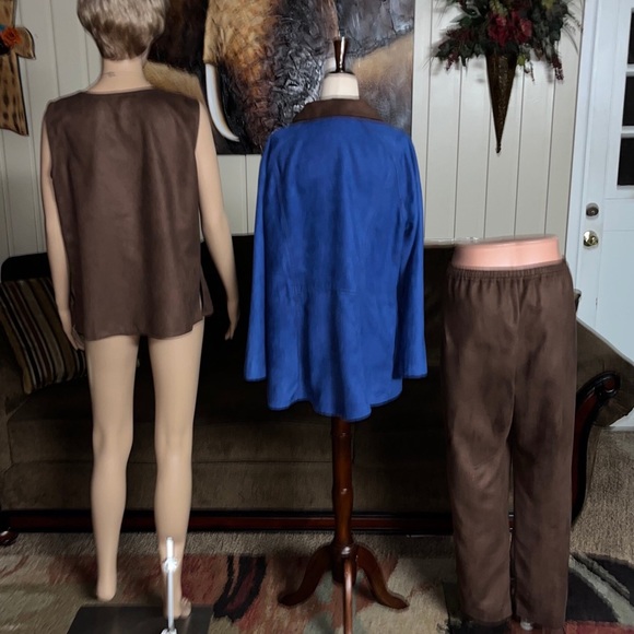 Dianaira • Size 12 • 3 Piece Outfit • Leather • Blazer/Blouse/Pants • Brown/Blue - Picture 14 of 16